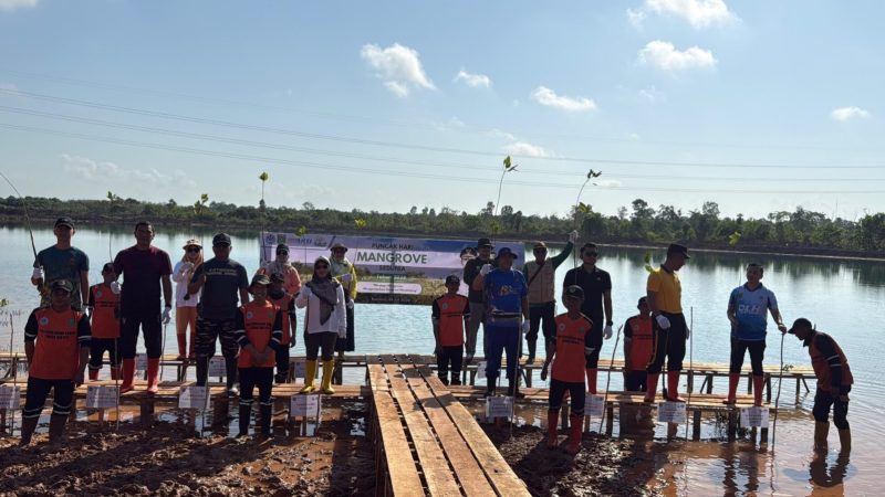 Dinas Lingkungan Hidup (DLH) menggelar kegiatan penanaman mangrove dalam rangka memperingati Hari Mangrove Sedunia Tahun 2026. (Foto: Istimewa)