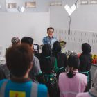 Peserta mengikuti praktik pengembangan produk olahan limau kuit bersama narasumber sebagai bagian dari pelatihan peningkatan kapasitas yang difasilitasi PLN UP2B Kalselteng di Banjarbaru, Kalimantan Selatan, Juli 2026.