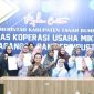 Pelaku Usaha Mikro di Kabupaten Tanah Bumbu saat menerima sertifikat halal. (Foto: Istimewa)