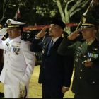 Bupati Tanah Bumbu Andi Rudi Latif menghadiri Apel Renungan Suci dan Ziarah Makam Pahlawan dalam rangka menyambut HUT Ke-81 Kemerdekaan Republik Indonesia. (Foto: Istimewa)