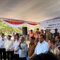 Menteri Koordinator Bidang Pangan,  Zulkifli Hasan (kelima dari kanan) saat melakukan pemantauan operasionalisasi Koperasi Desa/Kelurahan Merah Putih (KDKMP) di Baki, Sukoharjo, Jawa Tengah, Selasa (13/10). Sebagai salah satu program unggulan Presiden Republik Indonesia, KDKMP diharapkan menjadi wadah pengembangan ekonomi kerakyatan di tingkat desa dan kelurahan yang memberikan manfaat langsung bagi masyarakat.